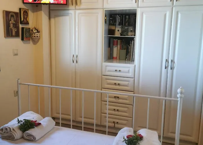 Apartment Dionysias House With A Sea View Veranda Ano Yerakarion